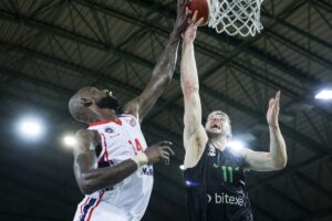 - Darüşşafaka: 76 - Bahçeşehir Koleji: 69