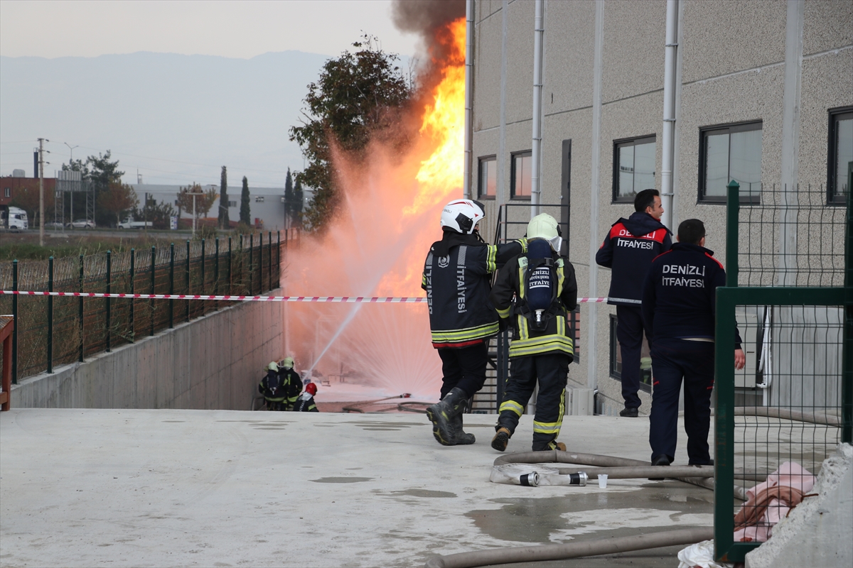 GÜNCELLEME – Denizli'de kimya fabrikasında çıkan yangına müdahale ediliyor