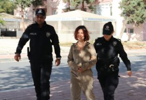 - Yaralanan kadınlardan Ö.Ç, ifadesinde, okul arkadaşı olan şüphelinin "Siz