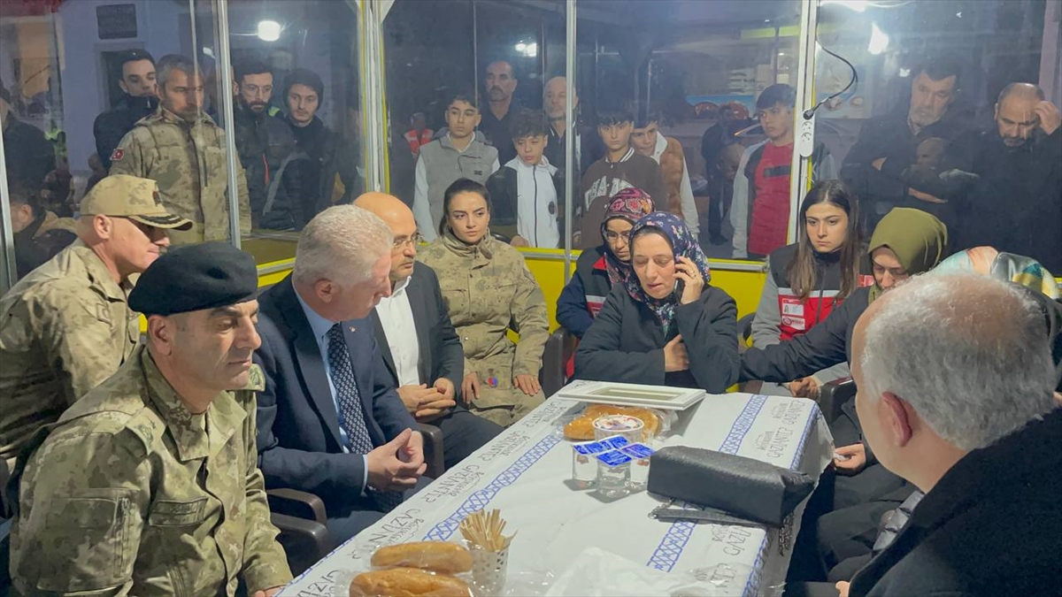 Diyanet İşleri Başkanı Erbaş, Şehit Öztürkmen'in annesiyle telefonla görüştü