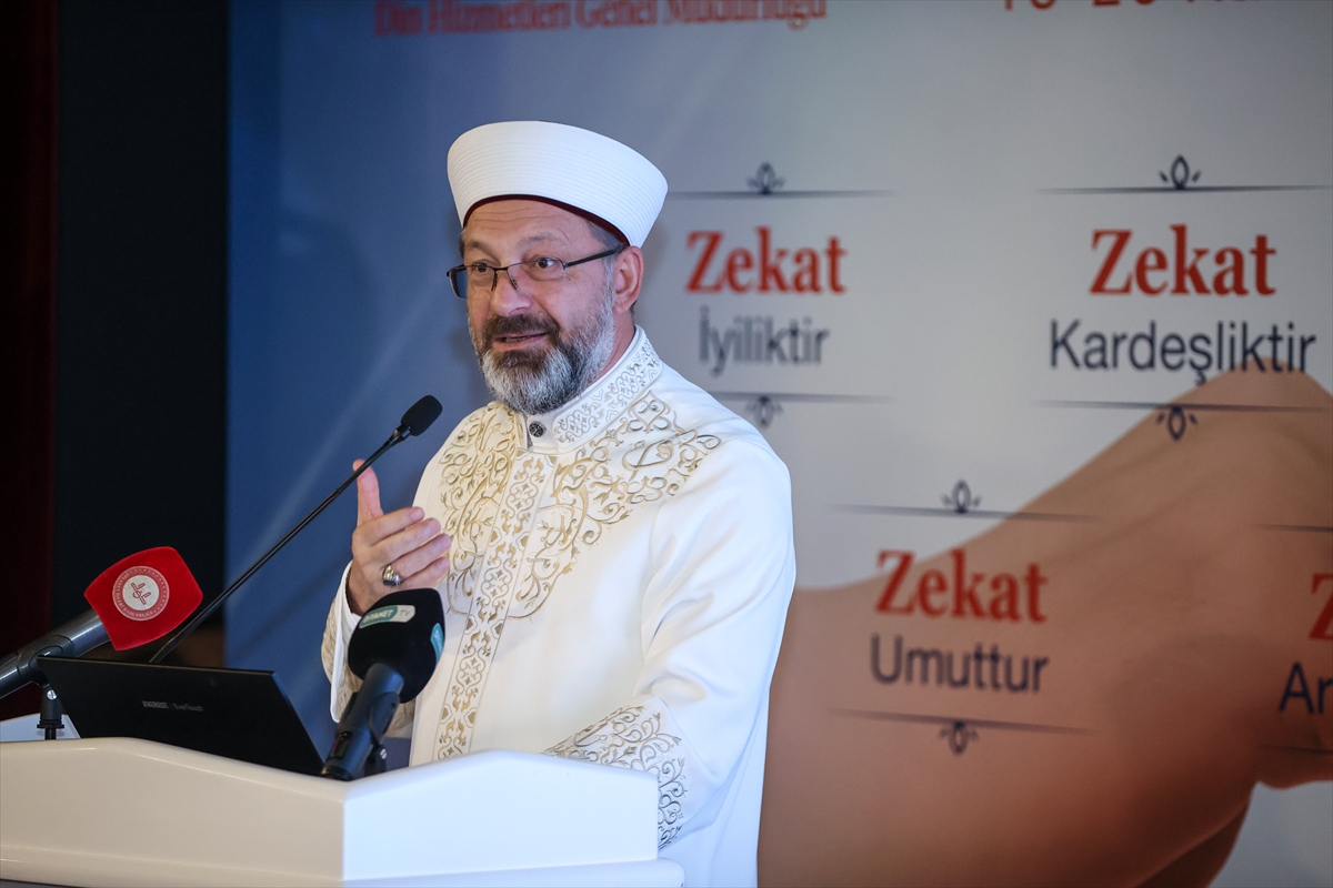 Diyanet İşleri Başkanı Erbaş, Zekat Kongresi'nde konuştu: