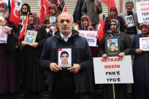 DİYARBAKIR (AA) – Diyarbakır annelerinin dağa kaçırılan çocukları için HDP