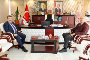 TRABZON (AA) – Trabzon'da Ortahisar Belediyesince uygulanan "Boztepe Yürüyüş Yolu