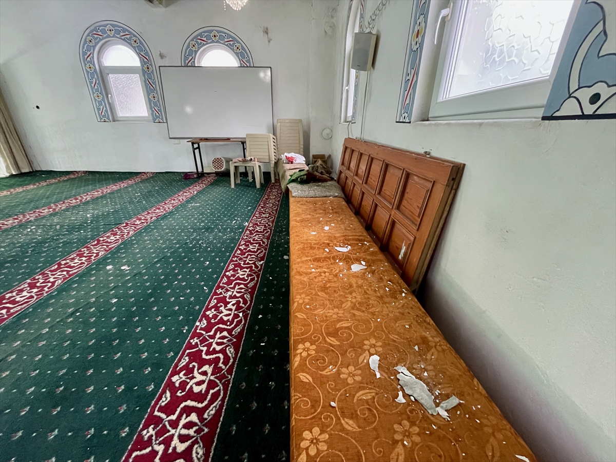 Düzce'de depremde zarar gören iki cami daha yıkılacak