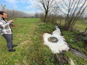 DÜZCE (AA) – Düzce'nin Gölyaka ilçesinde bir alanda yeraltından çıkan