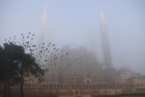 EDİRNE (AA) – Edirne'de sis nedeniyle görüş mesafesi 30 metreye