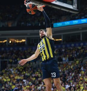 - Fenerbahçe Beko: 107 - Panathinaikos: 77