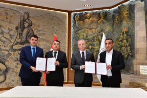 GAZİANTEP (AA) – Gaziantep'te, ihtiyaç sahibi öğrencilere 50 bin ayakkabı