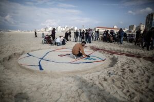 - İsrail saldırılarında sakat kalan çocukların sıkıntılarına dikkati çekmek için