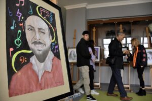 BURSA (AA) – Bursa Zeki Müren Güzel Sanatlar Lisesinin öğrencileri,