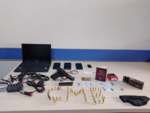 HATAY (AA) – Hatay'ın merkez Antakya ilçesinde, araçlarından sahte polis