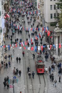 - "İstiklal Caddesi'nde, herhangi bir amaçla cadde üzerindeki işletmeler tarafından