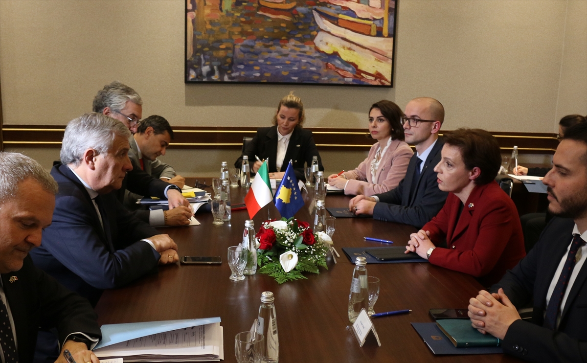 İtalya Başbakan Yardımcısı ve Dışişleri Bakanı Tajani, Kosova'da temaslarda bulundu