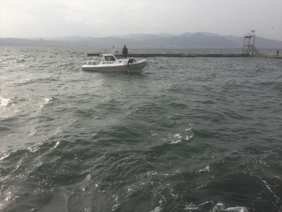 İzmir'de denize düşen kişiyi itfaiyenin dalgıç ekibi kurtardı