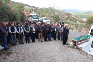 İZMİR (AA) – İzmir'in Bergama ilçesinde 28 yaşındaki kadın evinde