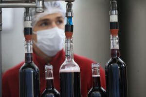 - Kentte geleneksel yöntemlerle üretilen tek renk siyah hardaliyenin yanına