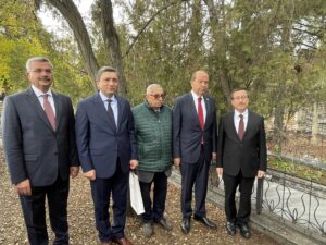 - Tatar, 1964'de Kıbrıs'ta şehit düşen Kemal Özalper'in kabrini ziyaret