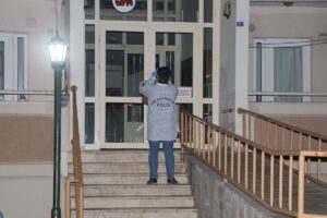 KOCAELİ (AA) – Kocaeli'nin İzmit ilçesinde tartıştığı babası tarafından boğazı