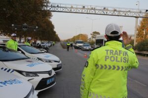 KOCAELİ (AA) – Kocaeli'de sürücü kurslarındaki usta öğreticilere "Güvenli Eğitim,