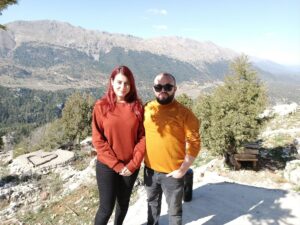 KONYA (AA) – Konya'da bir kişi, kız arkadaşına Beyşehir'de düzenlenen