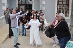 MERSİN (AA) – Mersin'de, işitme engelli çift, nikah masasında işaret