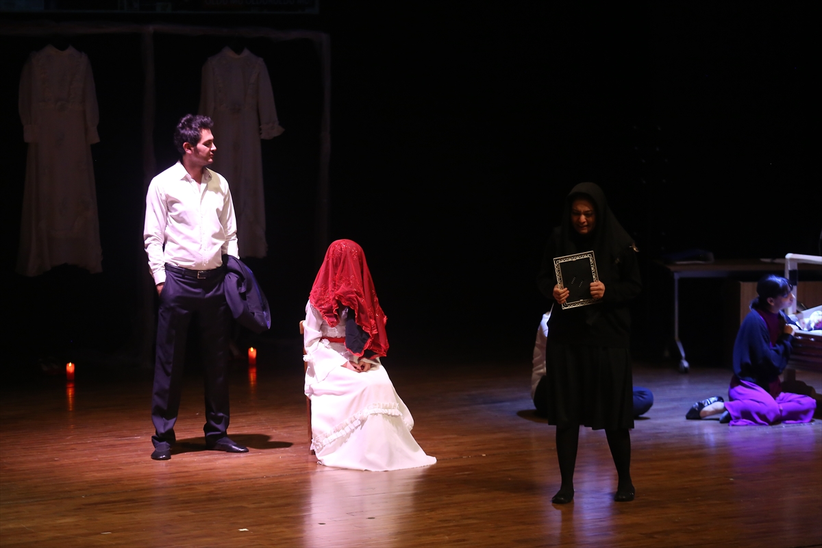 Muğla'da kadına şiddete tiyatro oyunuyla dikkat çekildi