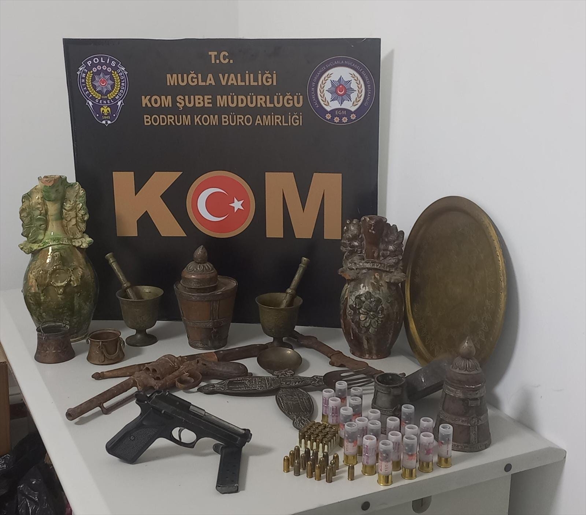 Muğla'da tarihi eser kaçakçılığı operasyonunda birçok eser ele geçirildi