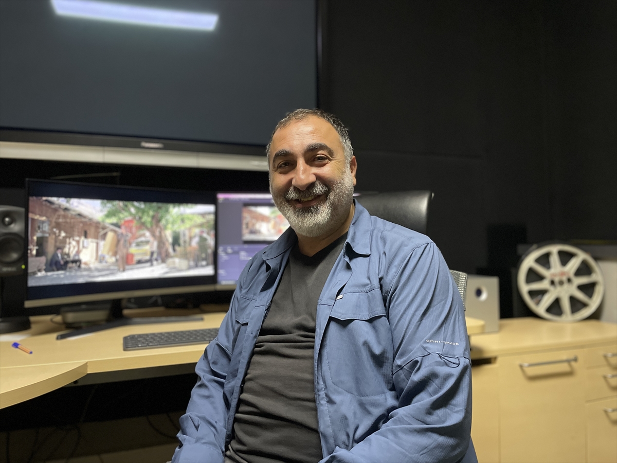 Mustafa Kutlu'nun “Yıldız Tozu” eserini sinemaya aktaran yönetmen Ahmet Sönmez projelerini anlattı: