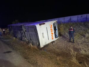 - Otobüsün, Yeniden Refah Partisi'nin Ankara'daki 2. Olağan Büyük Kongresi'nden