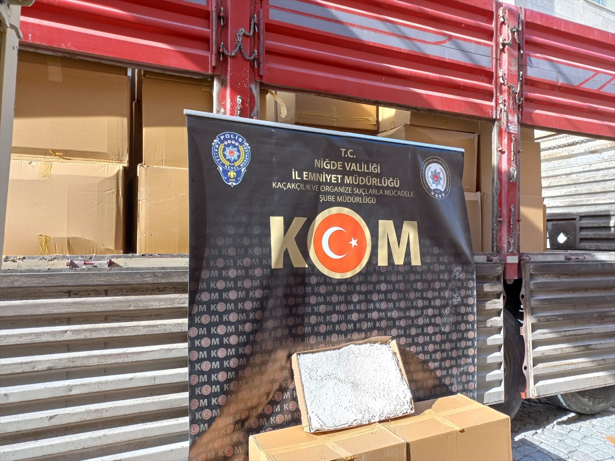 Niğde'de 3 milyon 250 bin dolu makaron ele geçirildi