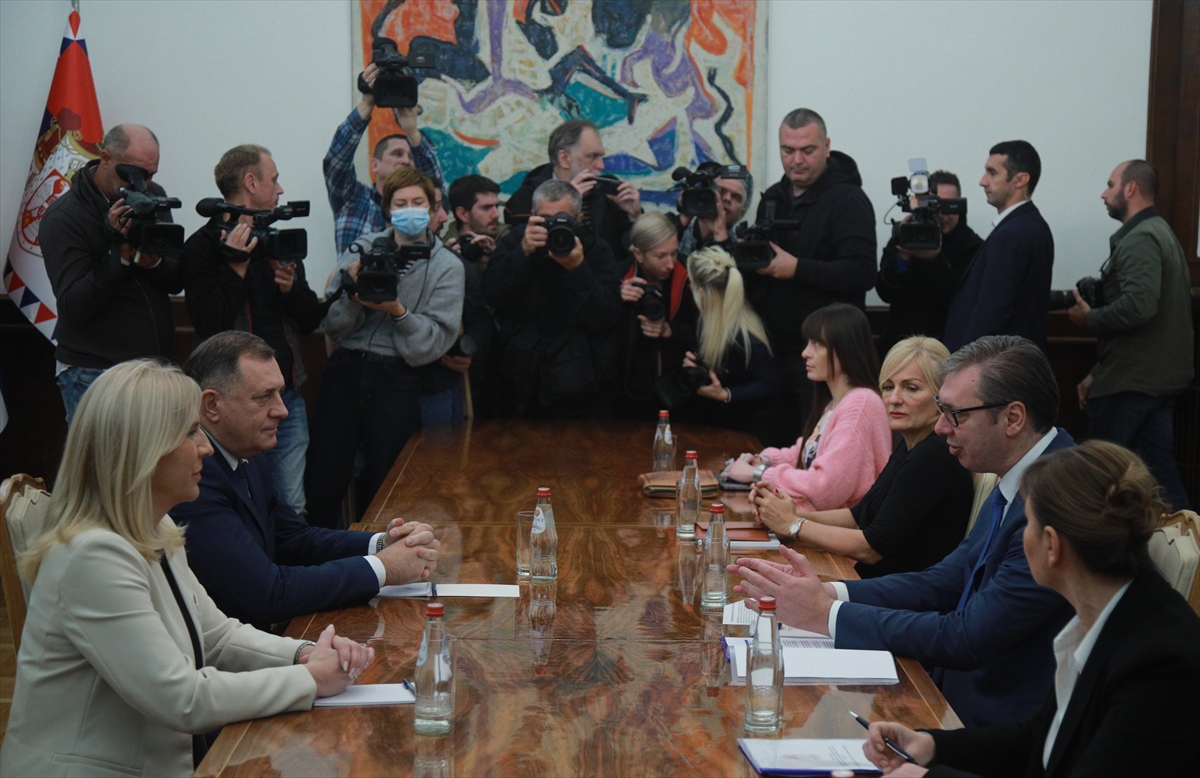 Sırbistan Cumhurbaşkanı Vucic, Bosnalı Sırp liderler ile görüştü