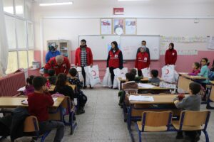 ELAZIĞ (AA) – Türk Kızılay Elazığ Şubesi "Minik Eller Üşümesin