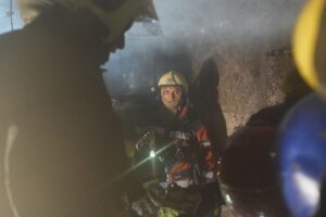 - Ukrayna genelinde halka sığınaklarda kalmaları anonsu yapılıyor