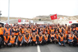 - "638 metrelik çift tüplü Hasankeyf Tüneli'miz bağlantı yolları ile