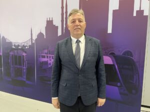 - "Bizim şartlarımız arasında bu araçlarda çalışacak şoförlere iletişim, kişisel