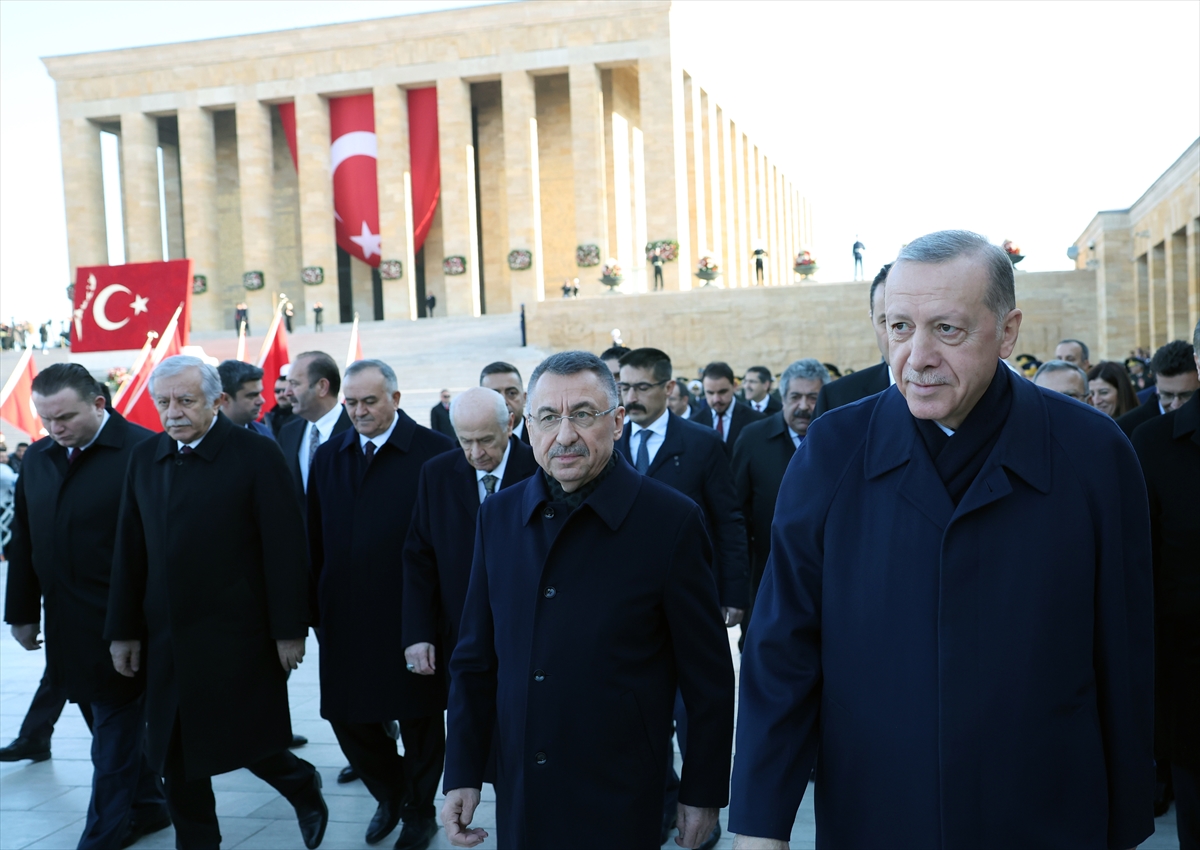 Ulu Önder Atatürk için Anıtkabir'de devlet töreni düzenlendi
