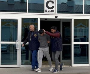 UŞAK (AA) – Uşak'ta bir kişinin darbedilerek tabancayla öldürülmesi sonrası