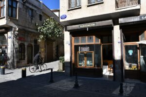 GAZİANTEP (AA) – KEMAL KARAGÖZ – Gaziantep'te yarım asırdır terzilik