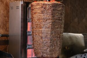 AĞRI (AA) – Hayvancılığın yaygın yapıldığı Ağrı'da, kentin "Yaprak Döneri"