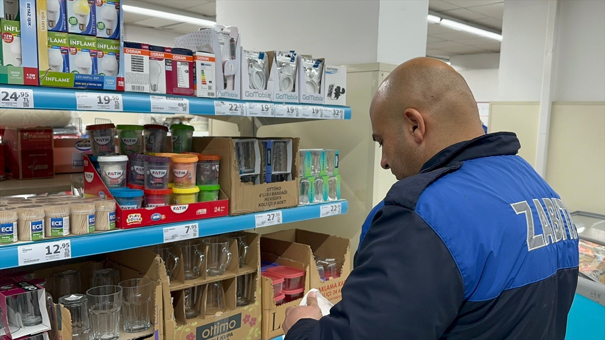 Ağrı'da yapılan denetimlerde 5 zincir market daha mühürlendi