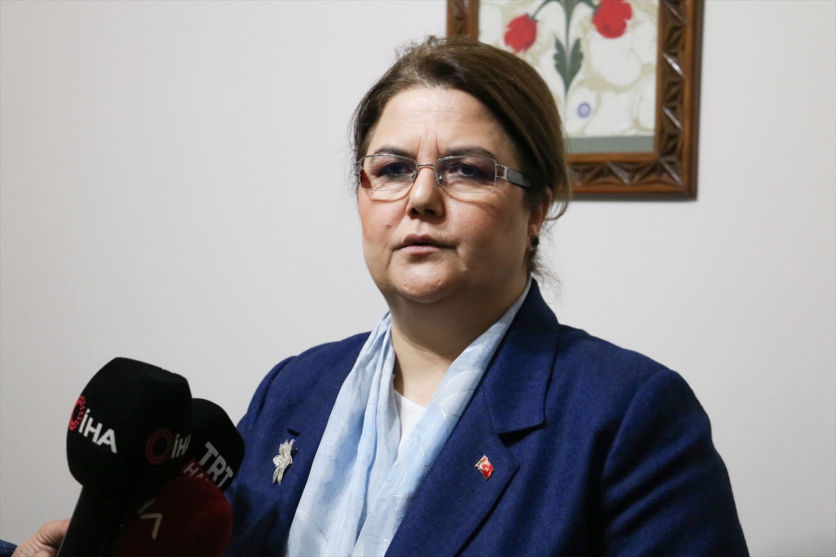 Aile ve Sosyal Hizmetler Bakanı Yanık, Kastamonu'da gazetecilere açıklamada bulundu: