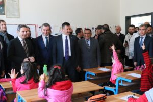 - "(İmamoğlu'na mahkumiyet kararı) Bu karar, 6'lı masa içerisindeki güç