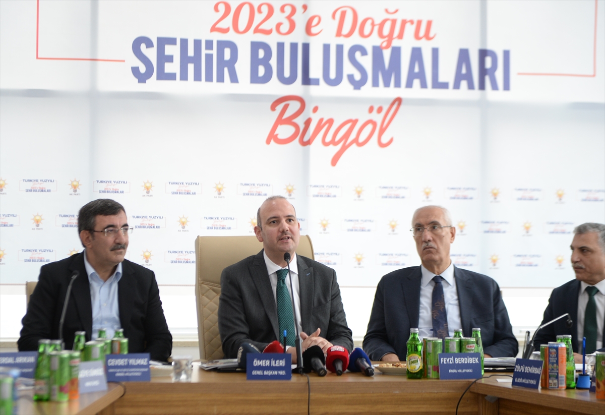 AK Parti'li İleri, Bingöl'de “2023'e Doğru Şehir Buluşmaları” programında konuştu: