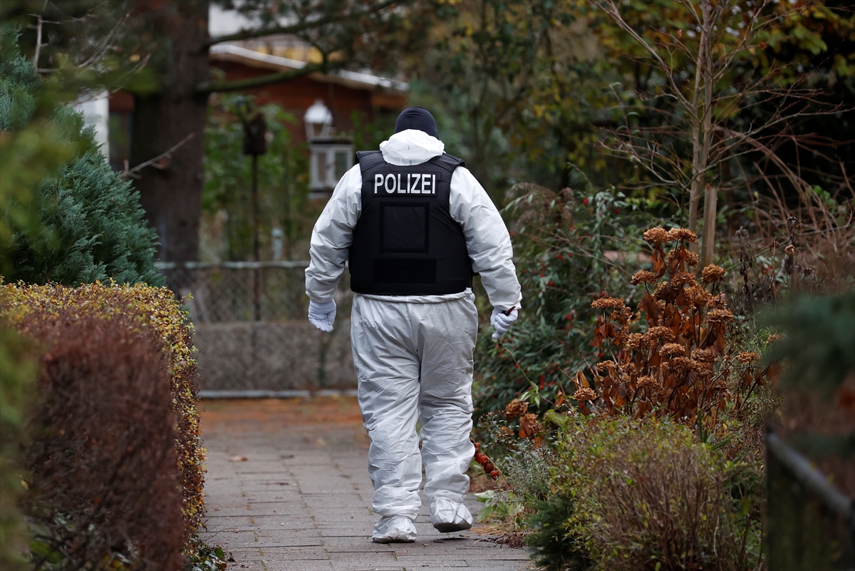 - Baskınlarda 25 kişi gözaltına alındı