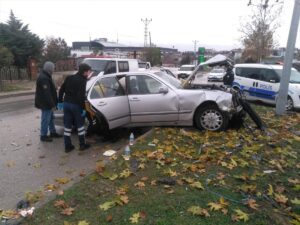 AMASYA (AA) – Amasya'nın Merzifon ilçesinde iki ayrı trafik kazasında