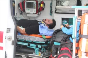 ANTALYA (AA) – Antalya'nın Serik ilçesinde iki otomobilin çarpışması sonucu