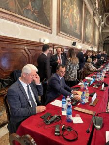 - "Anayasa şikâyetlerinin temel işlevi, bireylerin Anayasa ile güvence altına