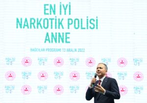 İSTANBUL (AA) – İstanbul Bağcılar'da, "En İyi Narkotik Polisi Anne"