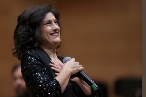 - Konserde, sanatçılar Mustafa Keser, Şükriye Tutkun ile Azerbaycan devlet