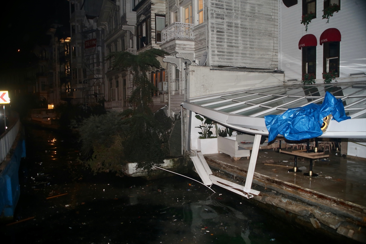 GÜNCELLEME – Beşiktaş'ta deniz kenarındaki restoranın iskelesi çöktü, 4 kişi yaralandı